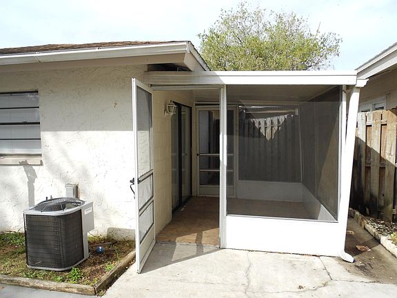 4th image of 5005 Springwood Dr