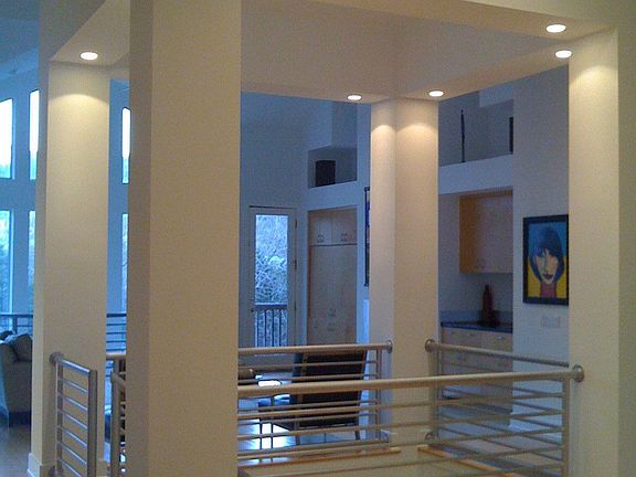 Entry/stairwell 