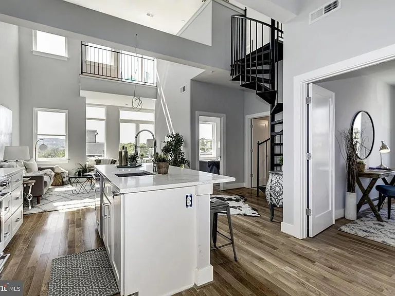 1512 K St SE #6 — Photo 4