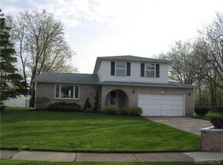174 Delamere Rd, Williamsville, NY 14221