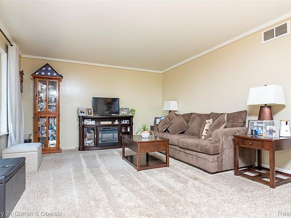 5th image of 5635 Clippert St