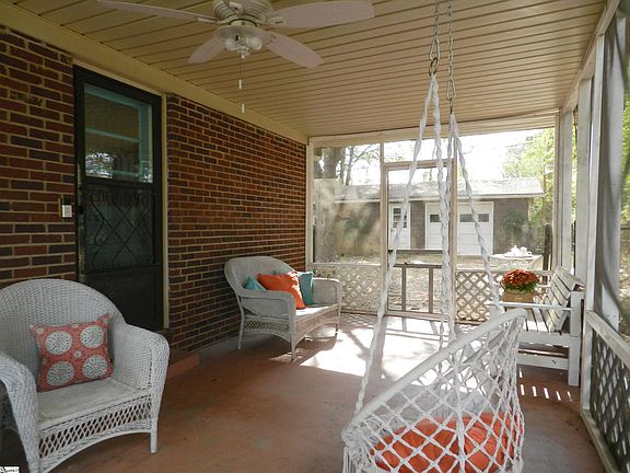 2nd image of 20 Gardenia Dr