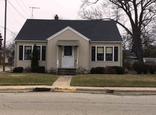 633 River Ln, Machesney Park, IL 61111