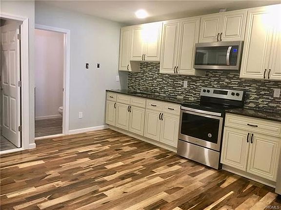 3rd image of 32 North St #2