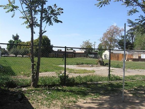 4th image of 1363 N Cedar Ave