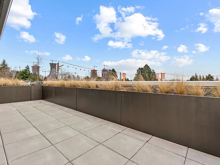 755 W 49th Ave — Photo 27