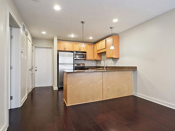3rd image of 1725 Delachaise St APT 104
