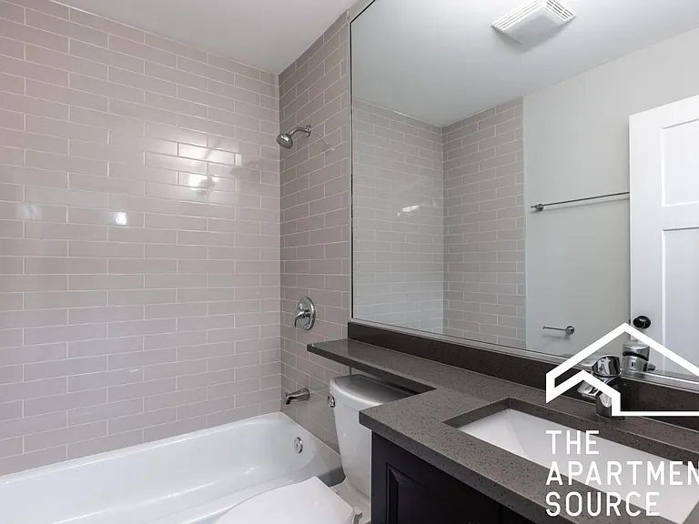 533 W Surf St #530-412 — Photo 8