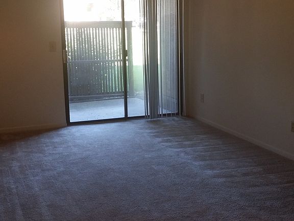 4th image of 8809 W 102nd Pl APT M