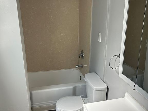 5th image of 45 N 8th St APT 6