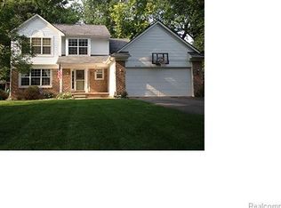6710 Buckland Ave, West Bloomfield, MI