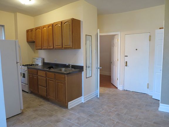 2nd image of 3230 44th St APT 2R