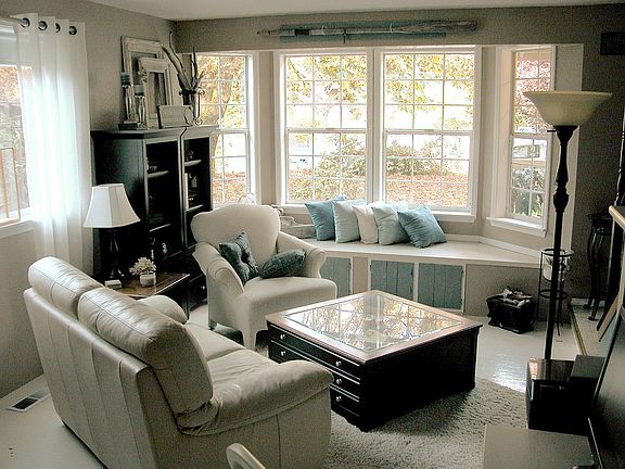 5th image of 70 NE Teri Ct