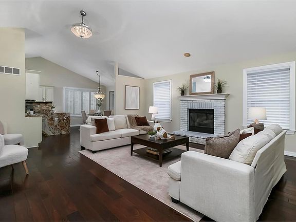 5th image of 248 Cherrywood Parc Dr