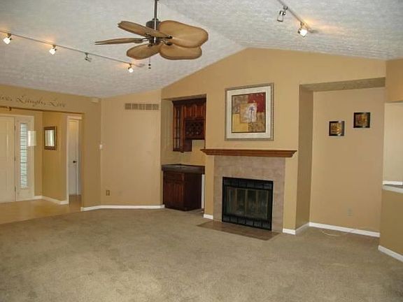 2nd image of 5959 McIntyre Dr