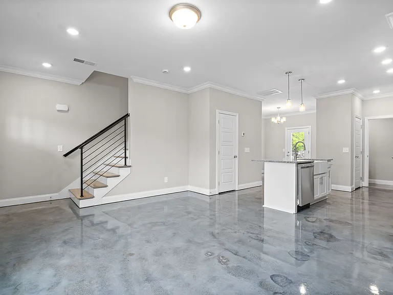 1377 Crossland Ave — Photo 16