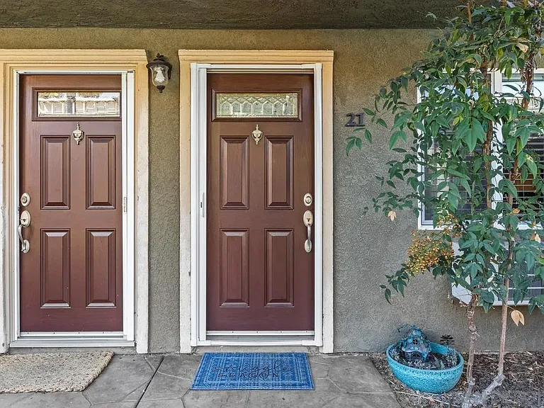 800 N Mollison Ave #21 — Photo 2