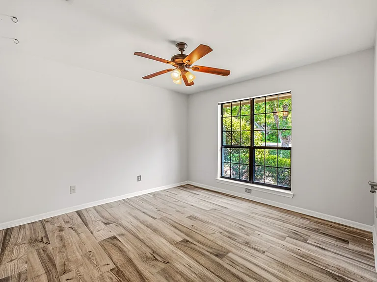 6023 Melrose Cir — Photo 14