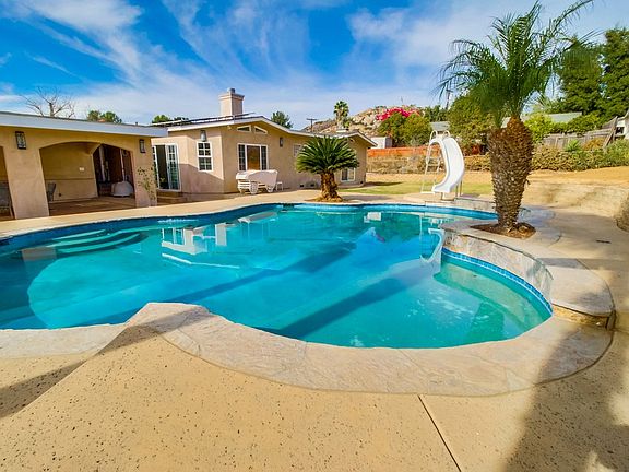 4th image of 8247 Rockview Dr