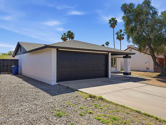 3rd image of 1825 W ROSAL Drive