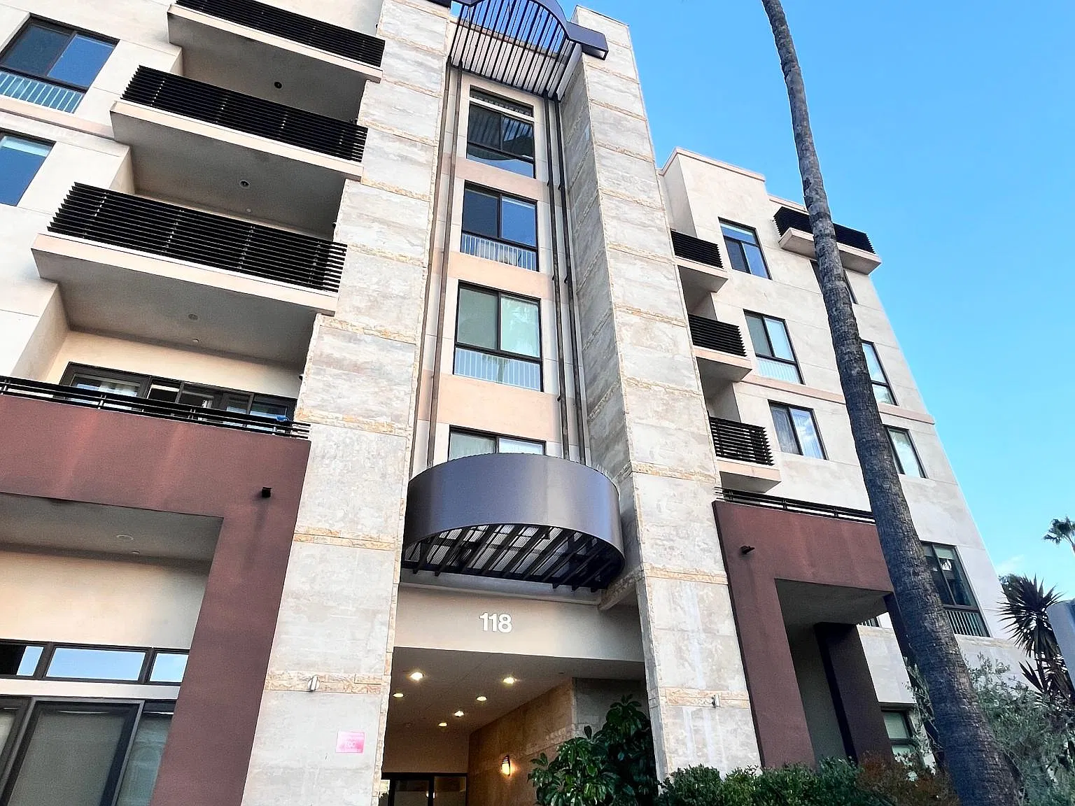 2 bed, 1450 sqft, $5,950 — Photo 2