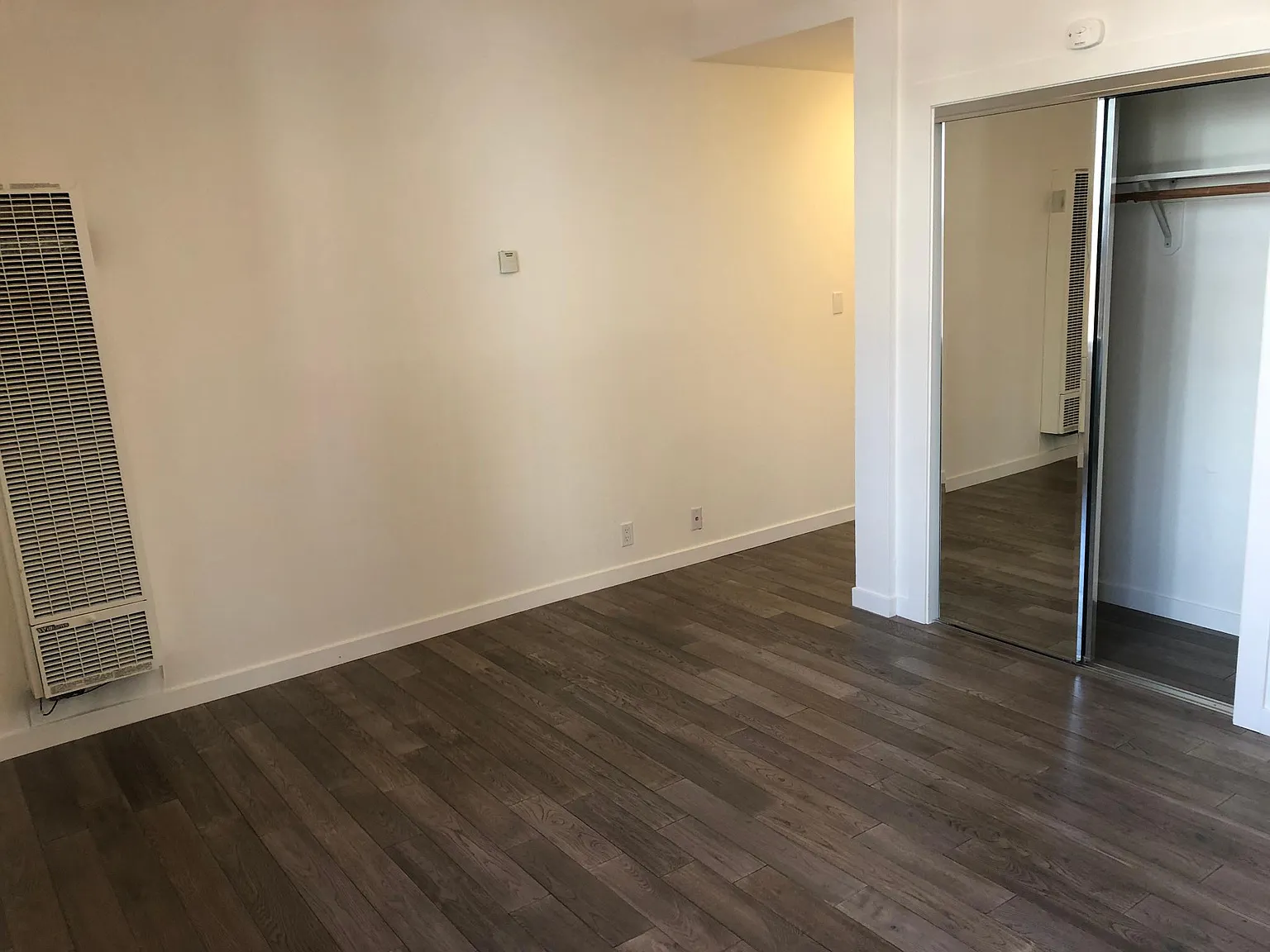 419 Ivy St — Photo 3