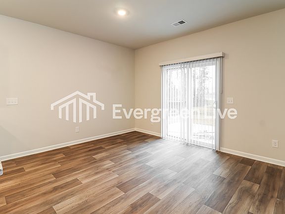 3rd image of 107 Crimson Ln