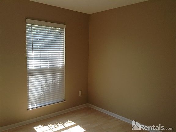 4th image of 770 Weeping Willow Ln