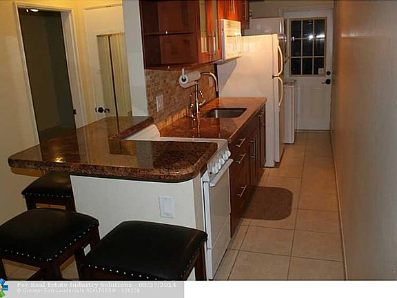 3rd image of 637 NE 16th St