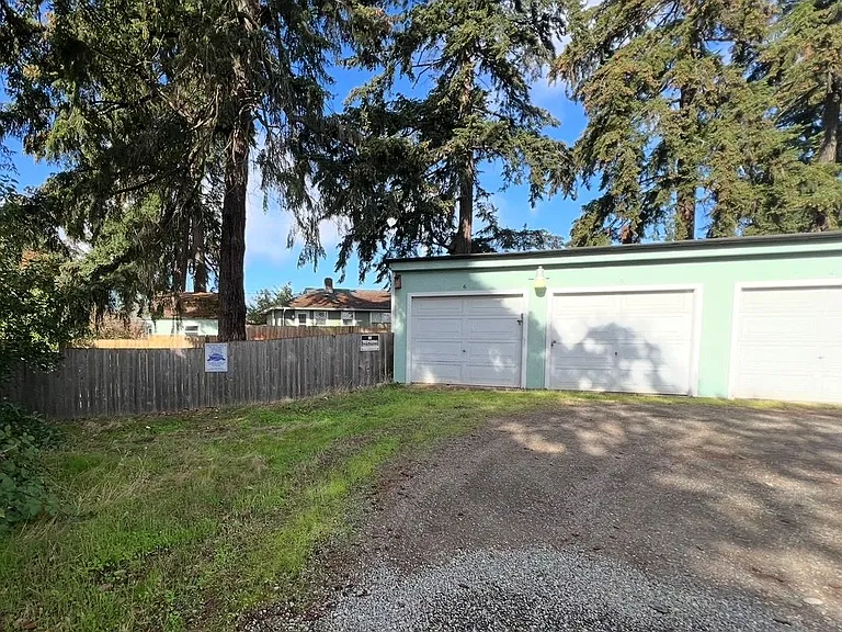 111th St SW — Photo 5