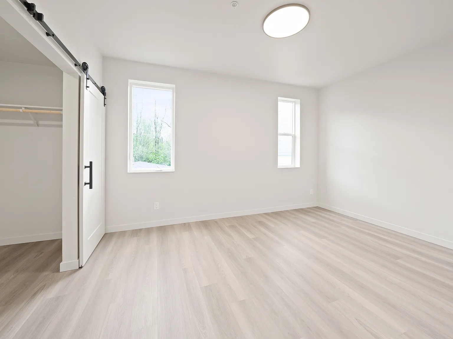 2 bed, 939 sqft, $2,050 — Photo 4