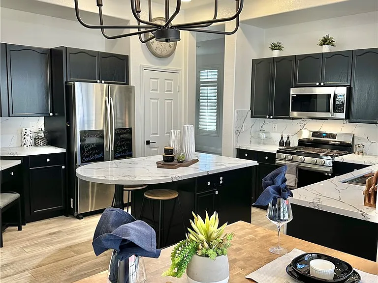 20 Chateau Whistler Ct — Photo 1