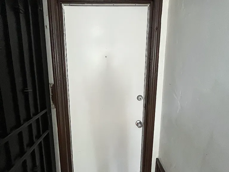 1012 N Ardmore Ave #201 — Photo 2