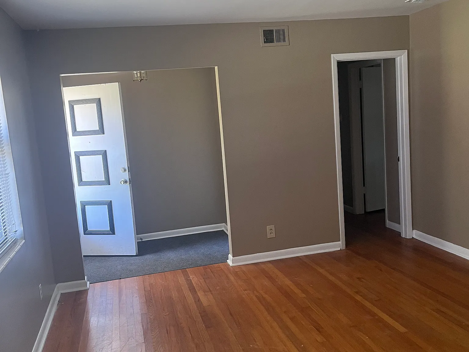 3 bed, 1600 sqft, $1,800 — Photo 3