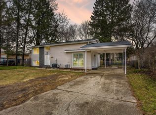 15907 Mercury Dr, Grand Haven, MI 49417