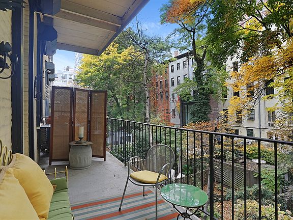 4th image of 475 W 22nd St APT 3