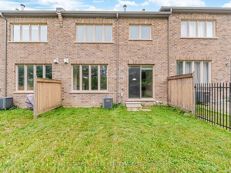 2455 Village Cmn — Photo 43