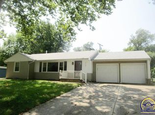 2115 SW Prairie Rd, Topeka, KS 66614