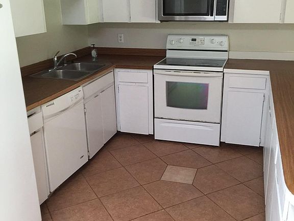3rd image of 4021 Anna Dr