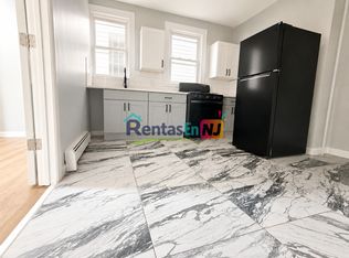 65 Hudson St #1B, Newark, NJ 07103