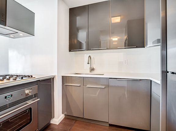 3rd image of 7 E 14th St APT 1008