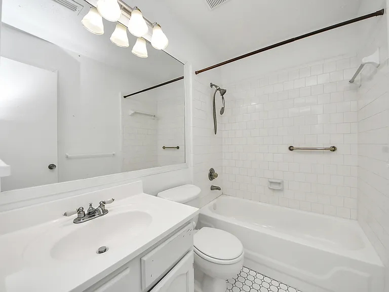 17003 Amidon Dr — Photo 32