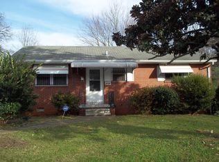2139 Douglas Hill Dr, Winston Salem, NC 27105