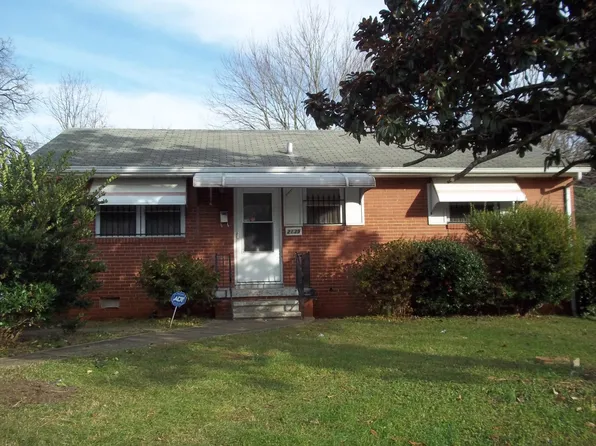 2139 Douglas Hill Dr, Winston Salem, NC 27105