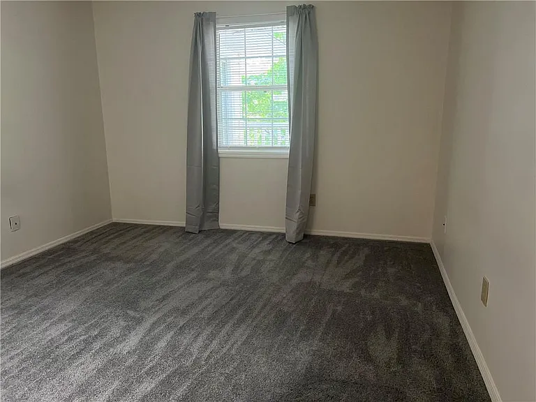 1648 Raleigh Cir SE — Photo 21