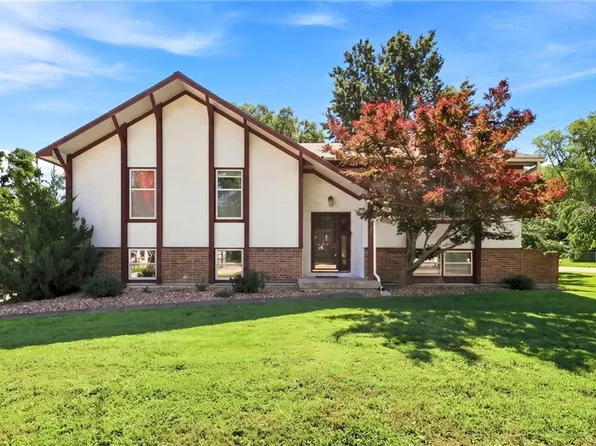 1424 Woodlawn Dr, Warrensburg, MO 64093
