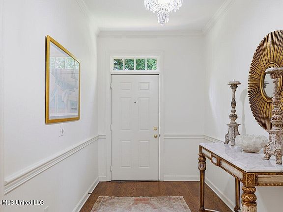 3rd image of 253 Eastbrooke St