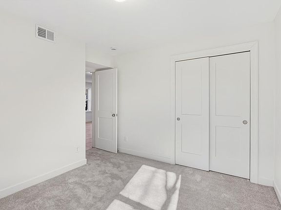 5th image of 1195 Bush Ave