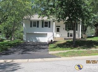 9918 Countryside Rd, Lenexa, KS 66215