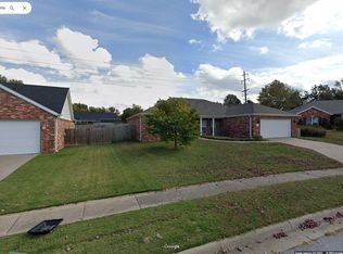 1312 N Cannondale Dr, Fayetteville, AR 72704